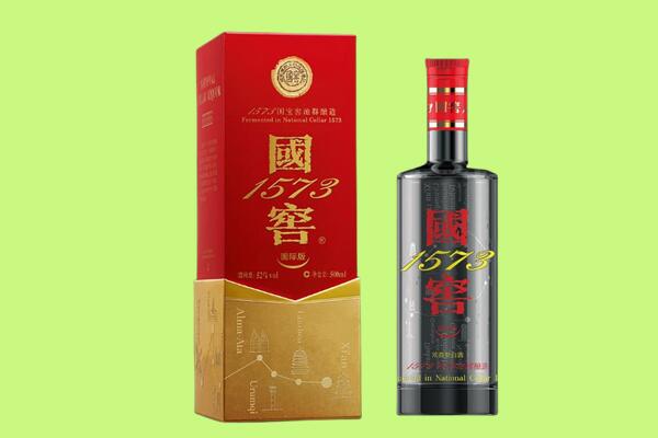 喀什地区伽师县回收国窖1573.jpg